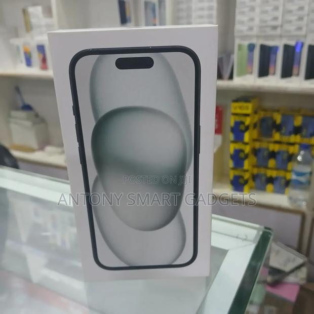 New Apple iPhone 15 256 GB Black - thumbnail 4