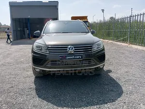 Volkswagen Touareg 2015 Brown