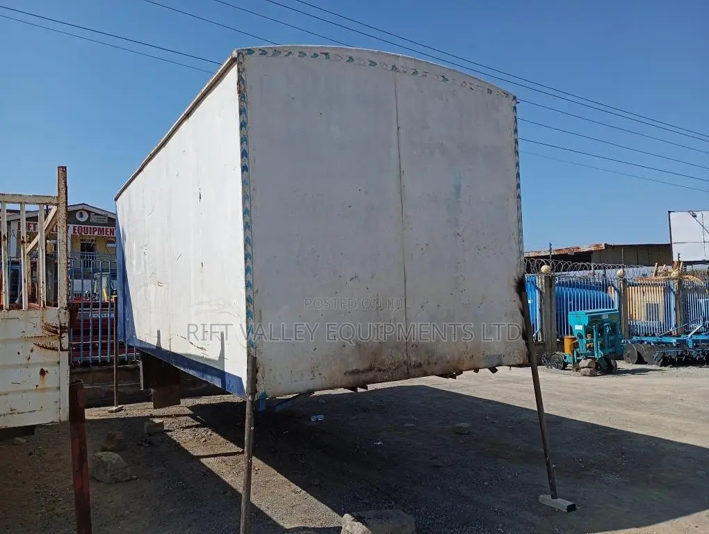 Fuso Closed Body