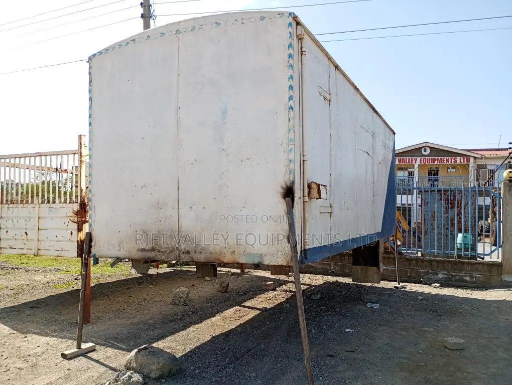 Fuso Closed Body
