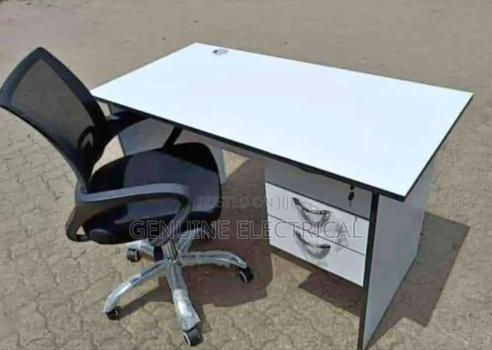 Long Lasting Working Office Desk