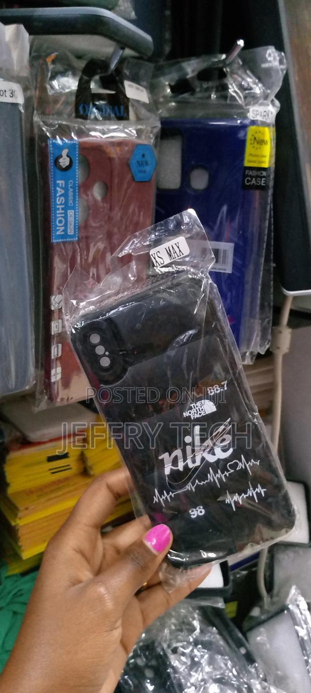 iPhone XS Max North Face Puffer Edition Scratch Resistance - thumbnail 2