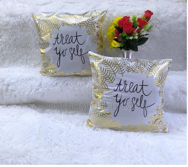 Printed White and Gold Thrwpillow Covers - thumbnail 3