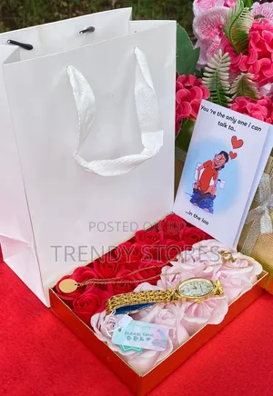 Ladies Valentine's Gift Set With Preserved Roses
