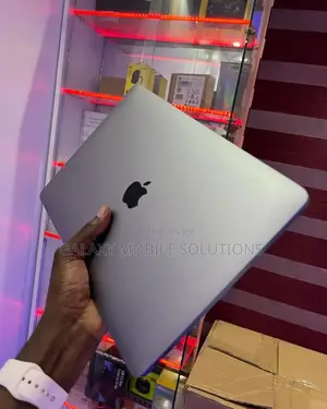 Laptop Apple MacBook Pro 2017 16GB Intel Core I7 SSD 256GB