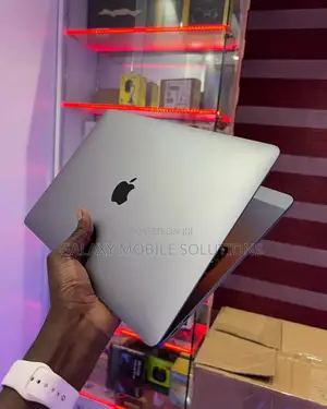 Laptop Apple MacBook Pro 2017 16GB Intel Core I7 SSD 256GB