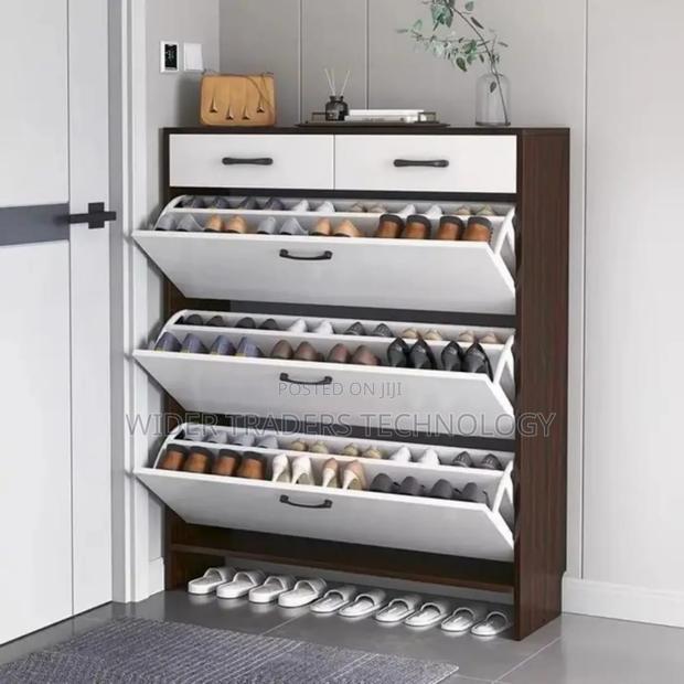 Bucket Flip Shoe Rack
