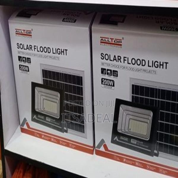 200 Watts Solar Flood Light