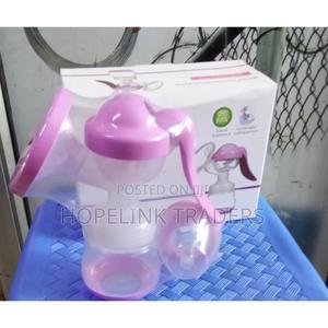 Manual Breast Pump// Breast Pump - main view