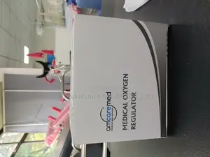 Oxygen Set, Regulator, Flowmeter Humidifier Bottle