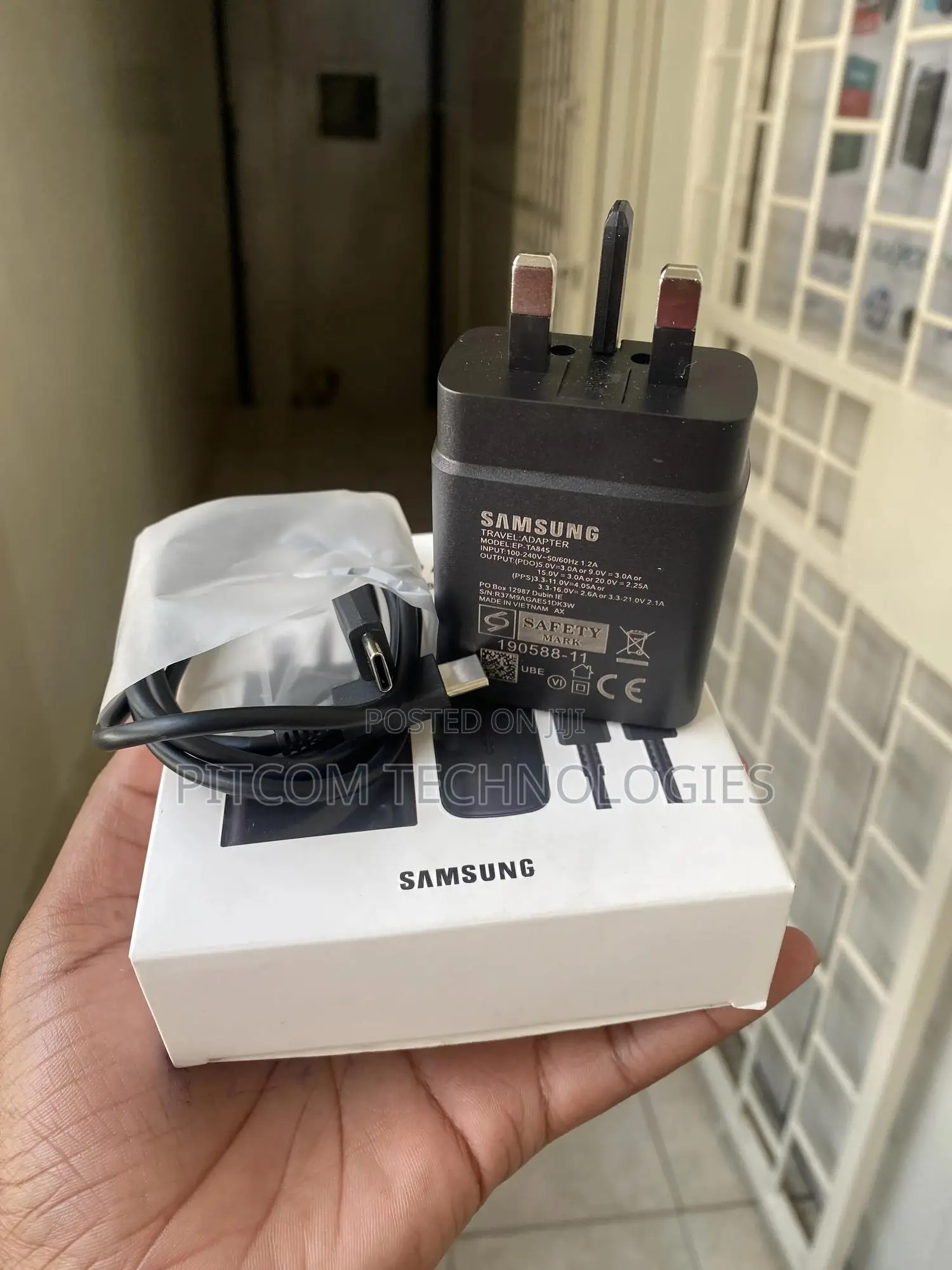 45 W Type C Adapter With Cable Fast Charging