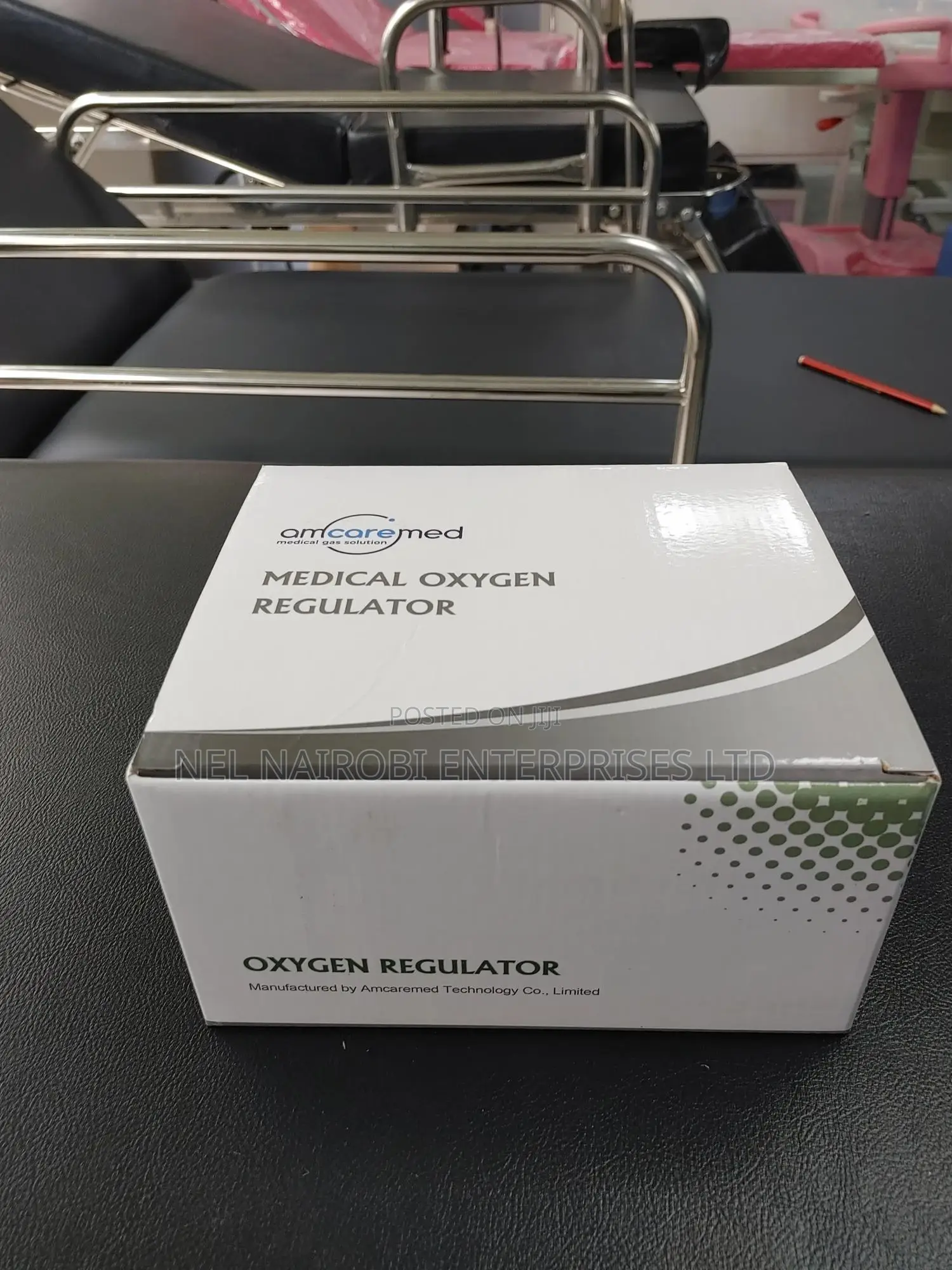 Oxygen Set, Regulator, Flowmeter Humidifier Bottle