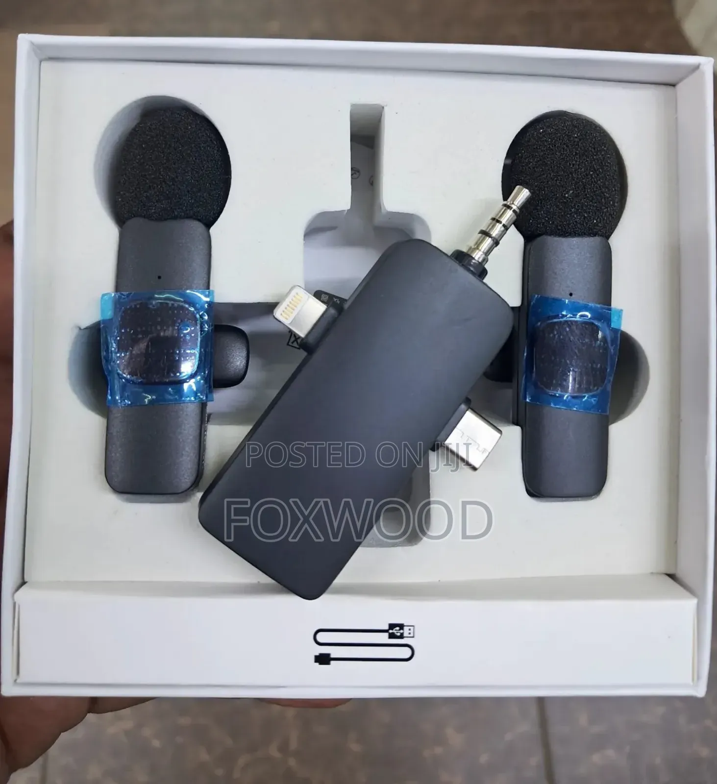 3-in-1 Wireless Lavalier Microphone