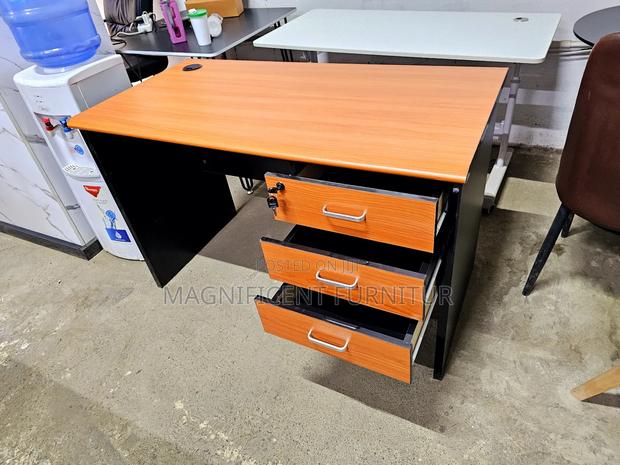 Executive Office Table 1.4m T-768 - thumbnail 2