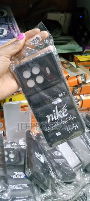 The North Face Para Tecno Spark 20 Pro Plus