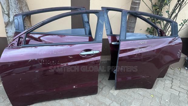 Vezel 2015 Doors