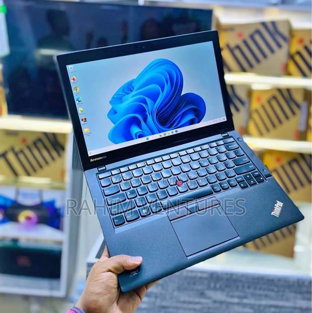 Laptop Lenovo ThinkPad X250 8GB Intel Core i5 SSD 256GB - main view