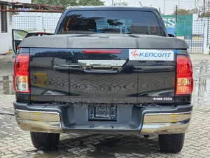 Toyota Hilux 2019 Black