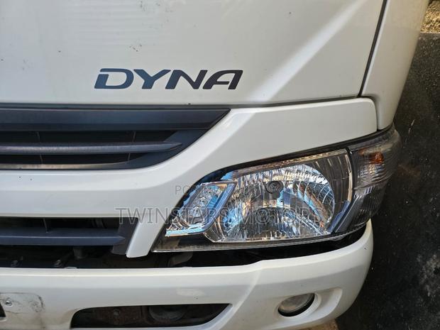 Toyota Dyna 3000cc - thumbnail 6