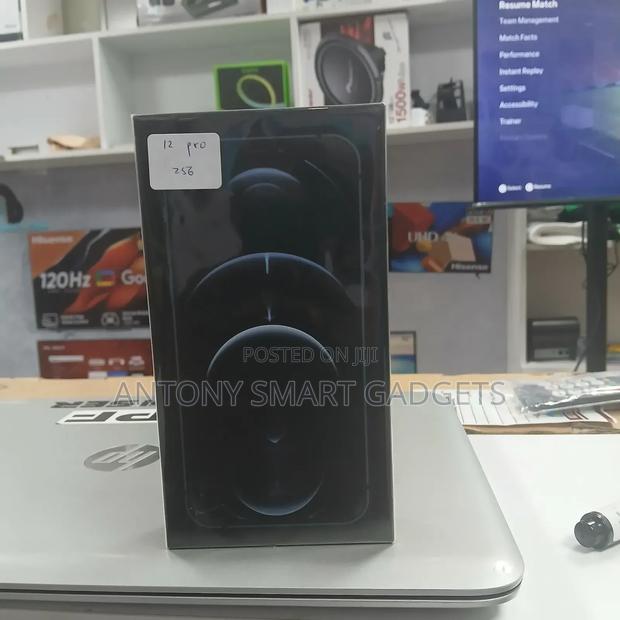 Apple iPhone 12 Pro 256 GB Black - thumbnail 3