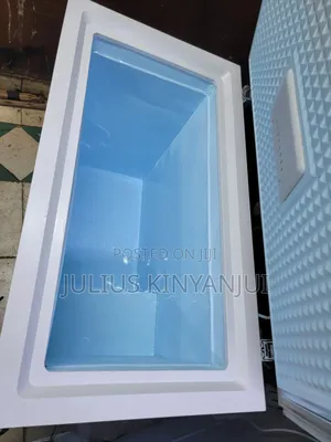 280 Litres Closed Top Freezer