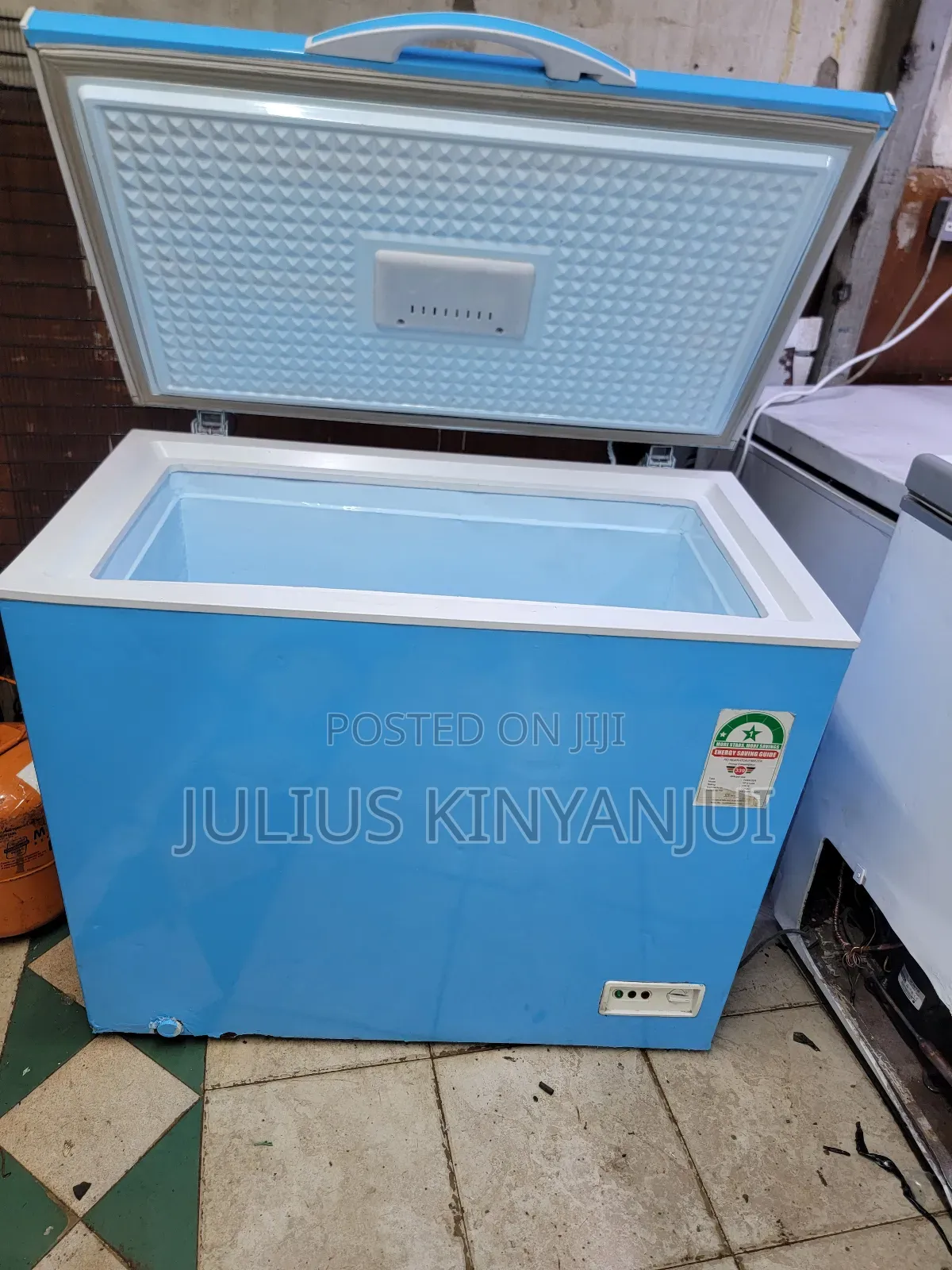 280 Litres Closed Top Freezer