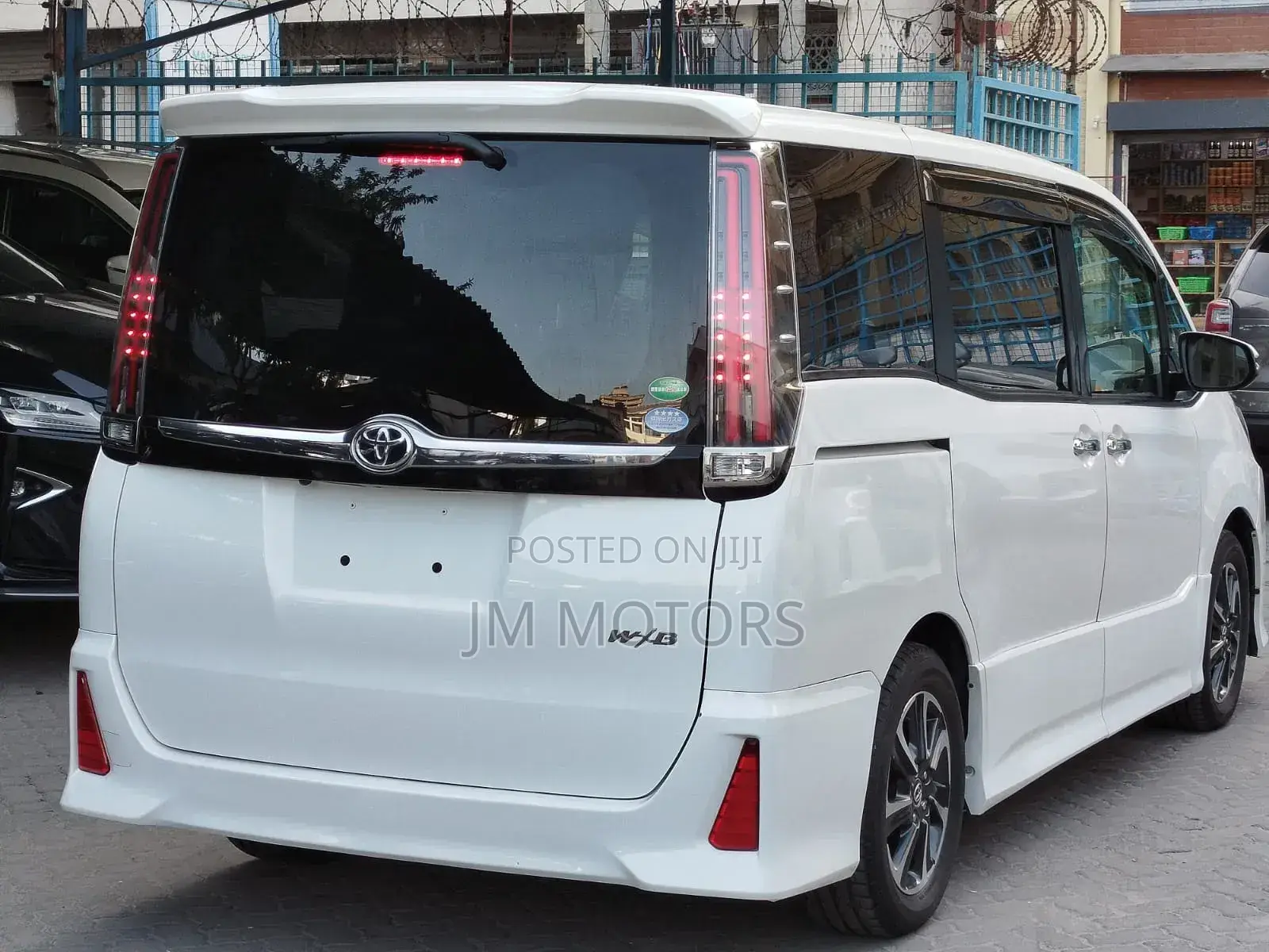 Toyota Noah 2018 White