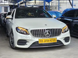 Mercedes-Benz E250 2017 Off white