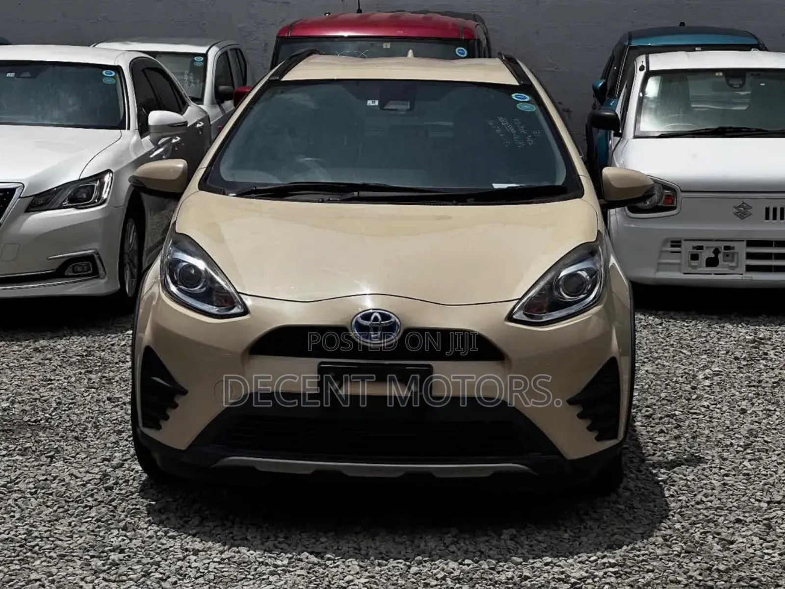 Toyota Aqua 2018 Gold