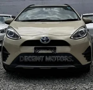 Toyota Aqua 2018 Gold