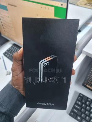 New Samsung Galaxy Z Flip6 512 GB Rose Gold