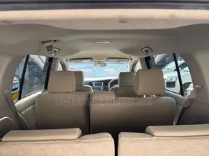 Toyota ISIS 2014 Blue