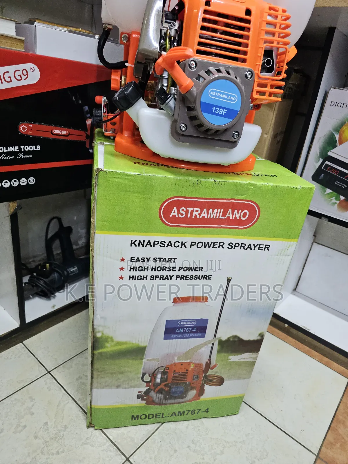 Astramilano 4 Stroke Engine Knapsack Sprayer