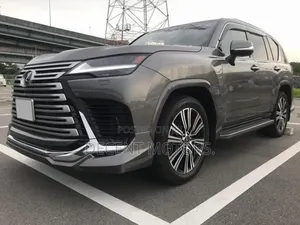 Lexus LX 2024 Green