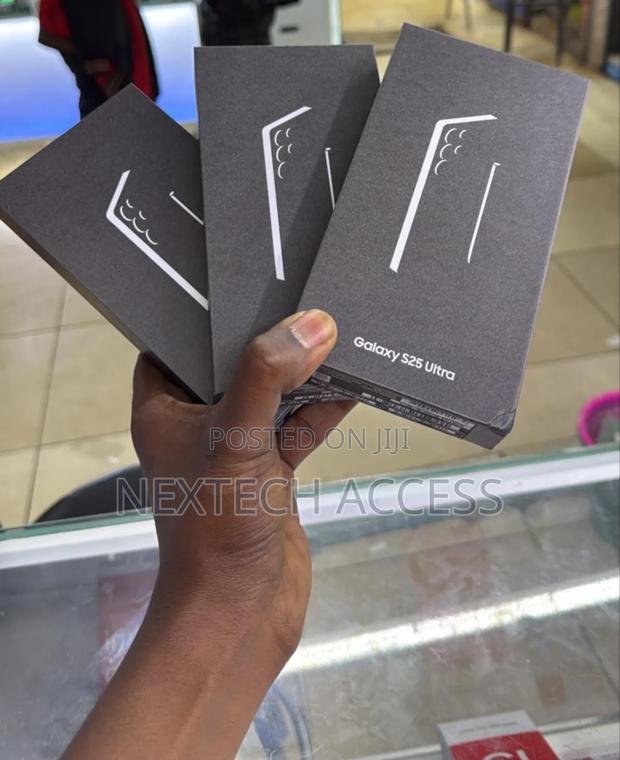 New Samsung Galaxy S25 Ultra 256 GB Black - main view