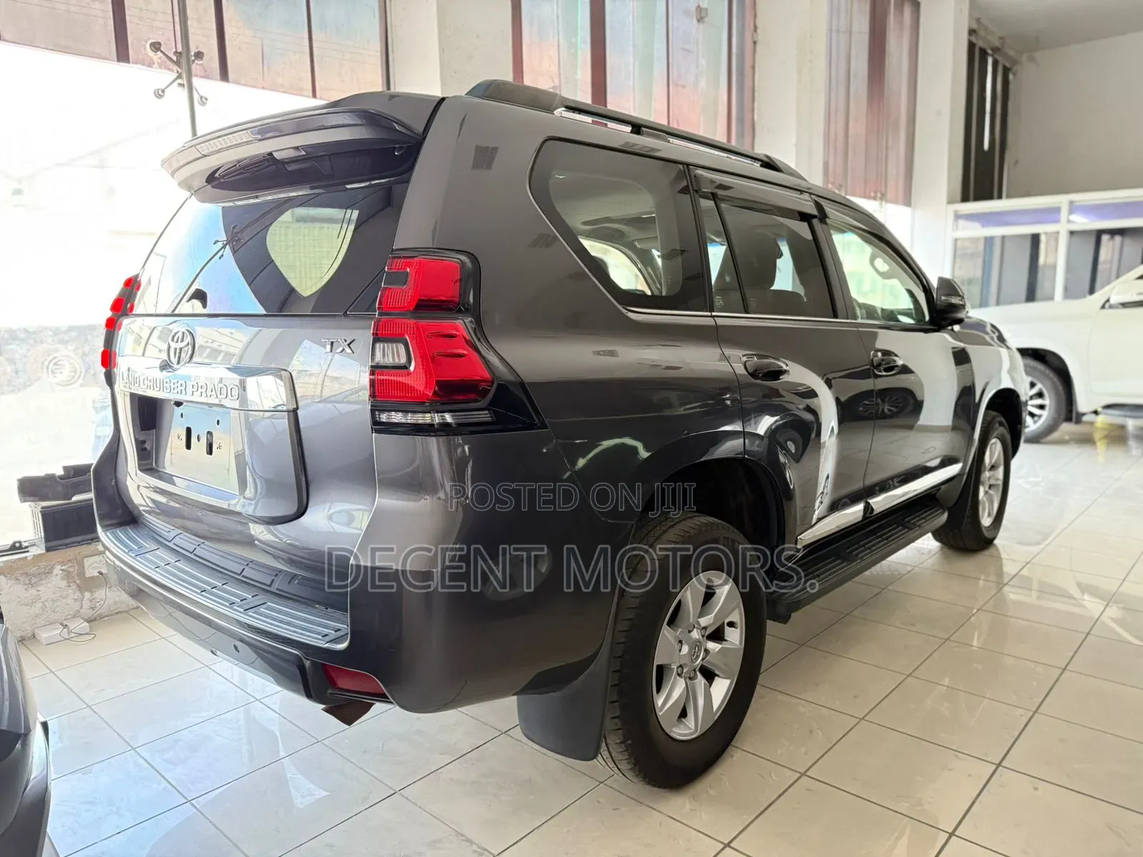 Toyota Land Cruiser Prado 2.8 2018 Gray