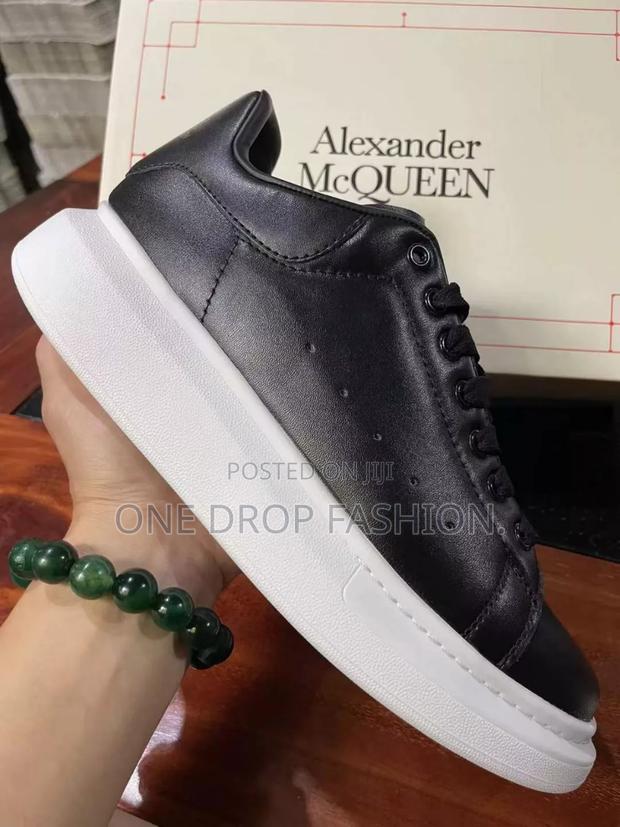 Alexander McQueen - main view