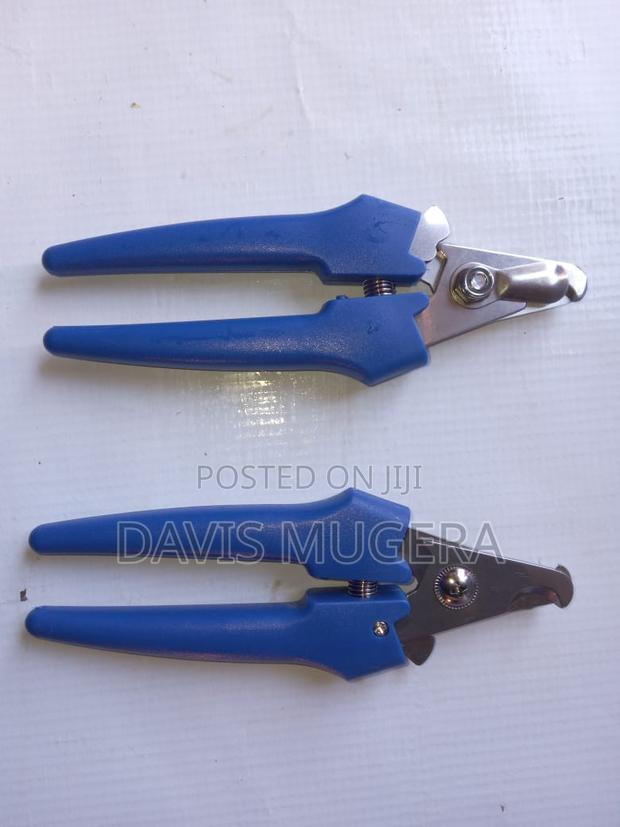 Pet Nail Clipper With Safety Guard Avoid Over-Cutting Nails - main view