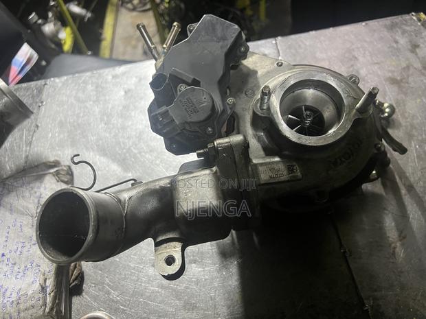 Turbo 4 Hilux 2gd Engine - main view