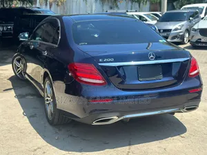Mercedes-Benz E200 2019 Blue