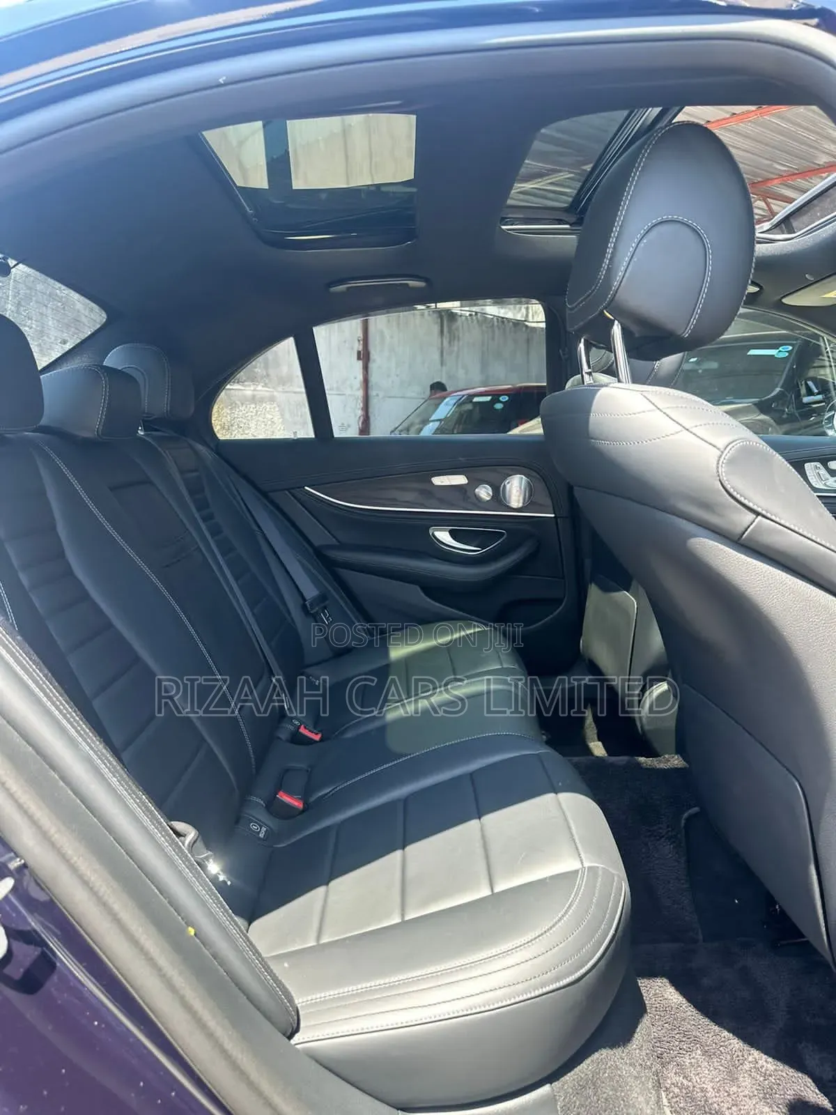 Mercedes-Benz E200 2019 Blue