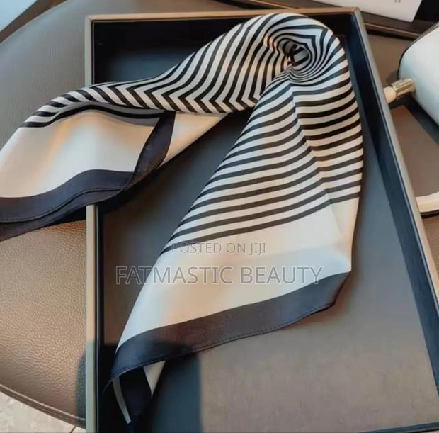 Classic Scarf - thumbnail 2