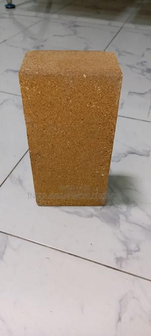 70% Alumina Refractory Firebricks. - thumbnail 2