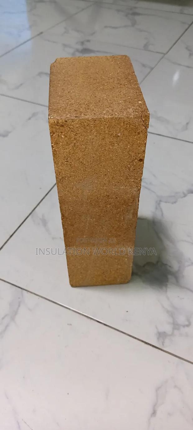 70% Alumina Refractory Firebricks. - thumbnail 3