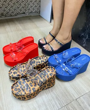 *Wedge Sandals*
Size:*36-41*(Slightly Big Fitting)