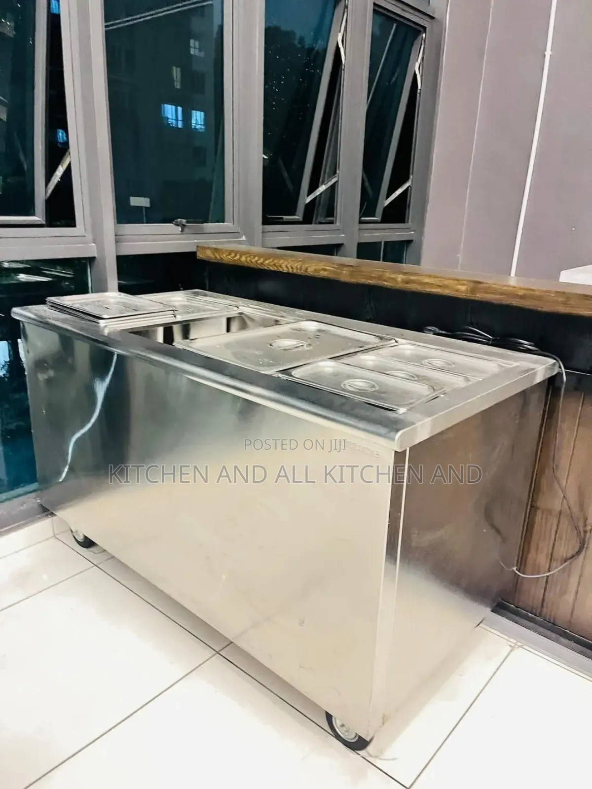 Mordern Food Warmer Display