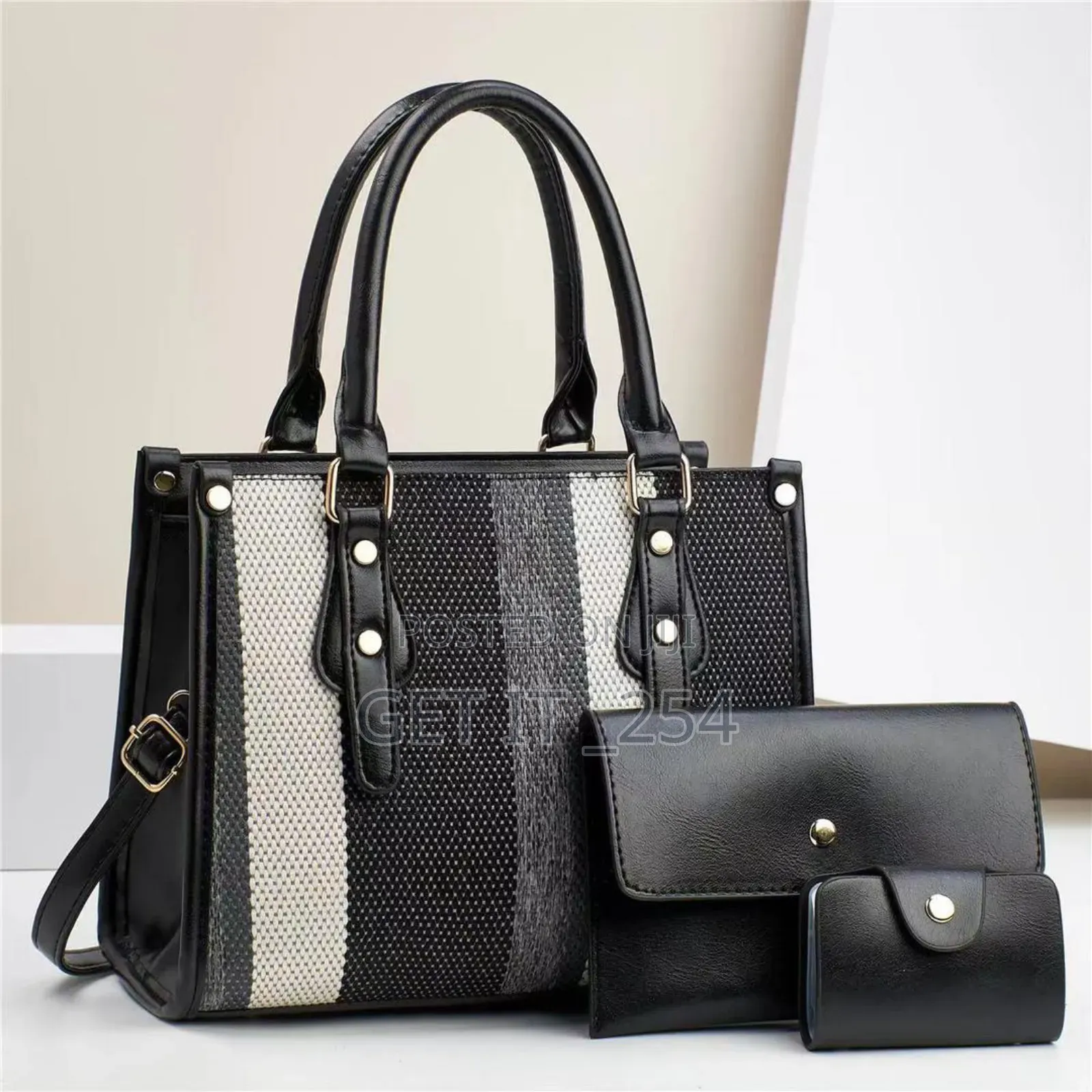 H33 Makónge
Handbag