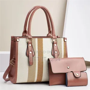 H33 Makónge
Handbag