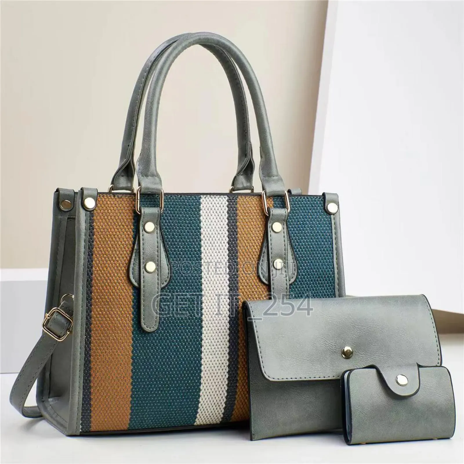 H33 Makónge
Handbag