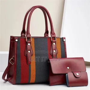 H33 Makónge
Handbag